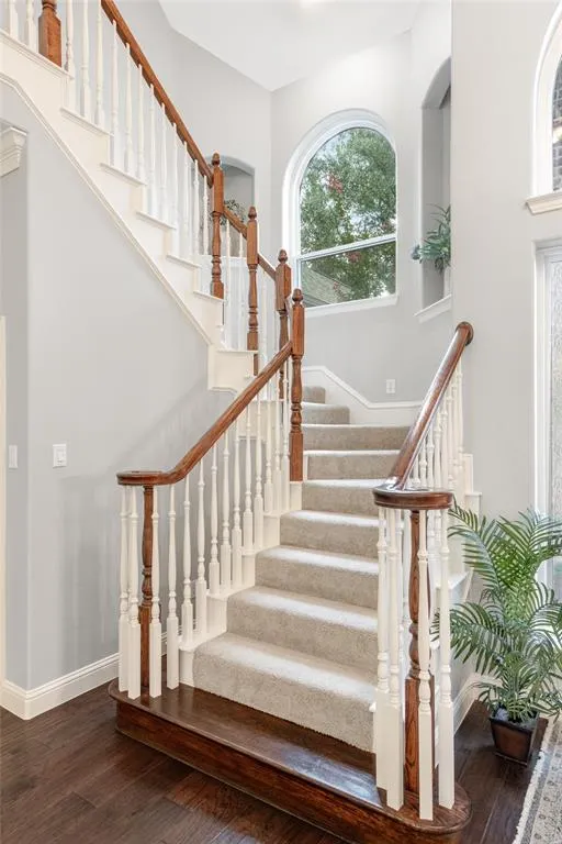 1812 Whitney Lane