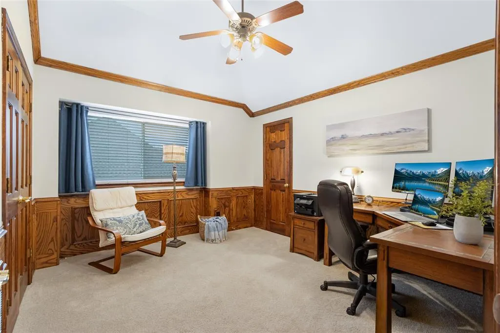 1812 Whitney Lane