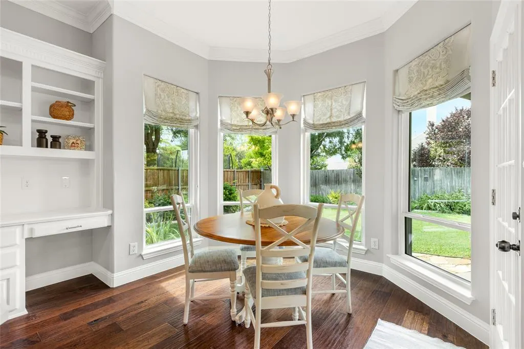 1812 Whitney Lane