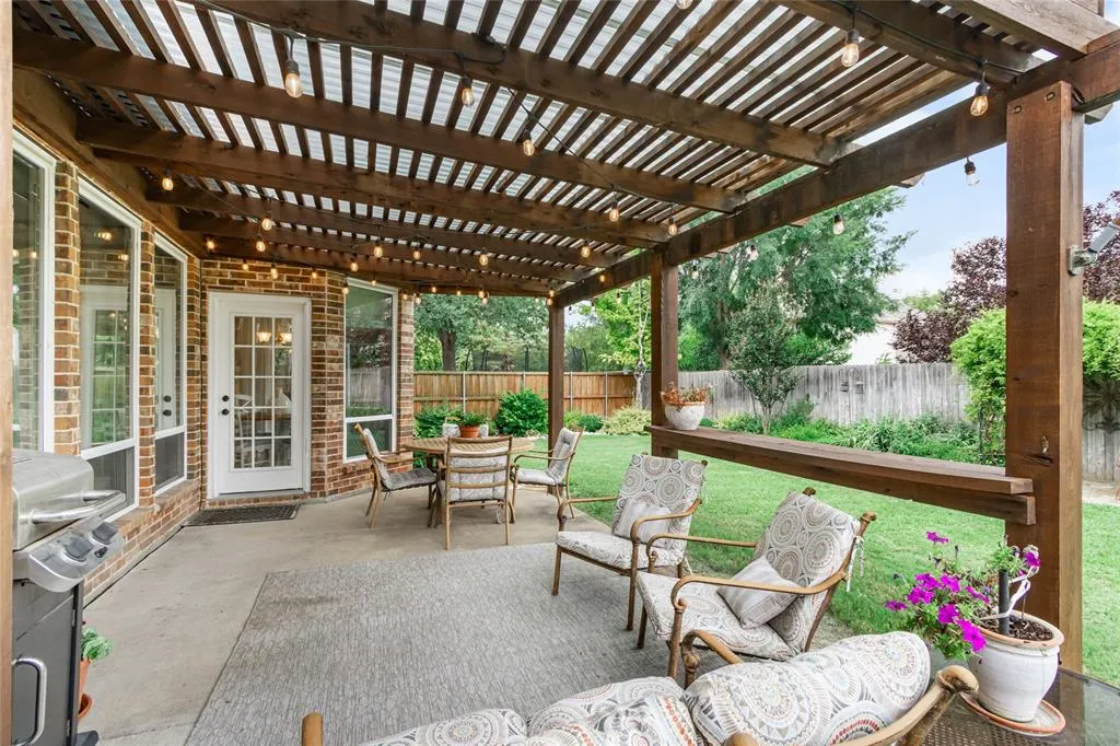 1812 Whitney Lane