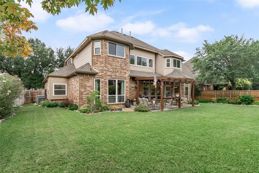 1812 Whitney Lane