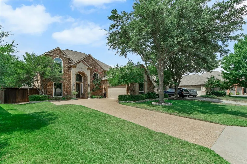 1812 Whitney Lane