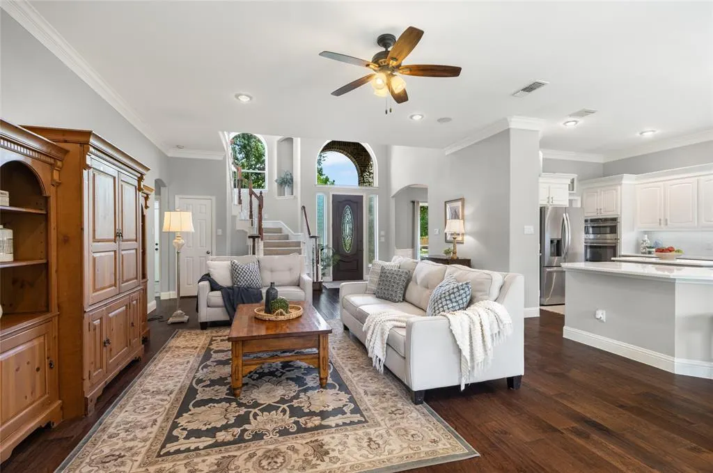 1812 Whitney Lane