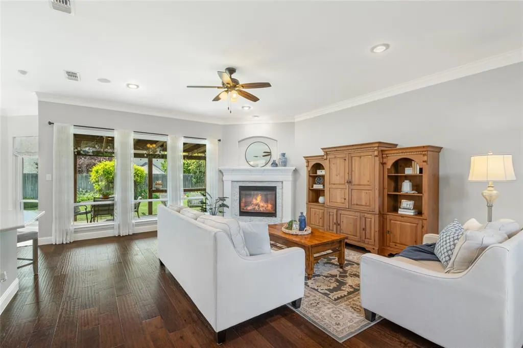 1812 Whitney Lane