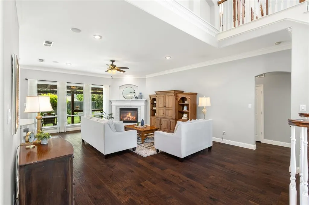 1812 Whitney Lane
