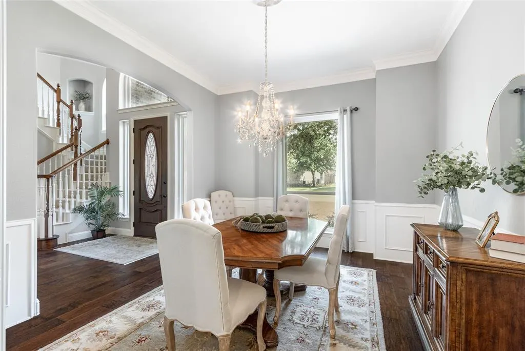 1812 Whitney Lane