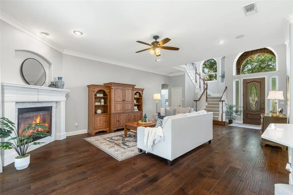 1812 Whitney Lane