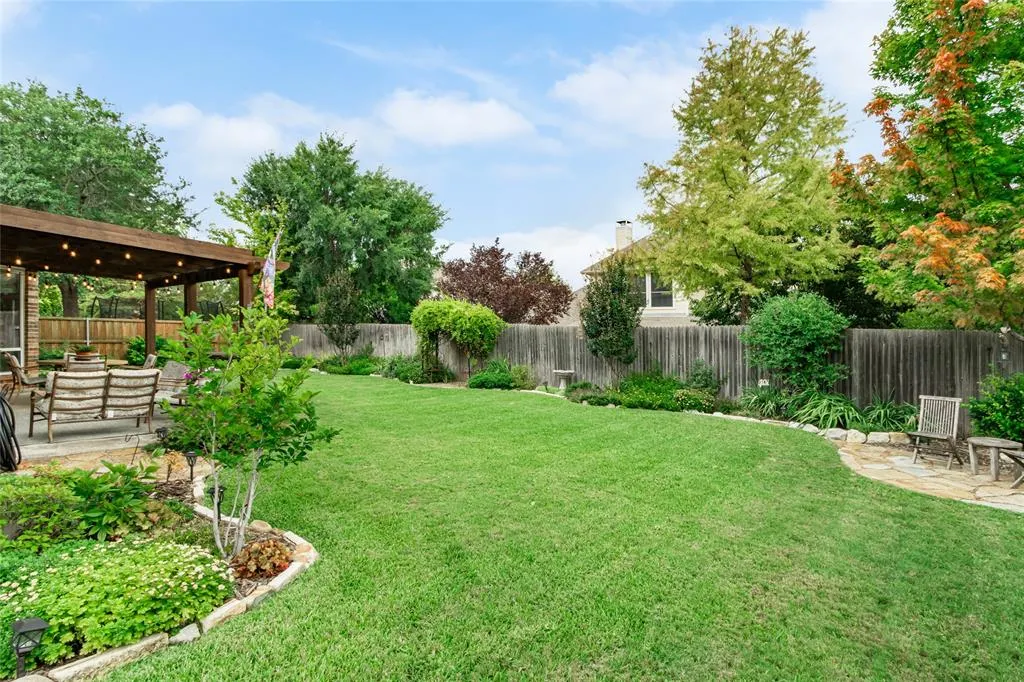 1812 Whitney Lane