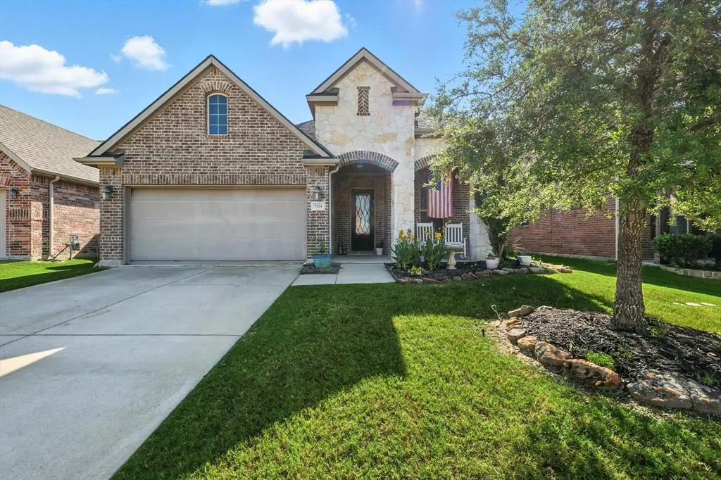 7524 Guadalupe Way
