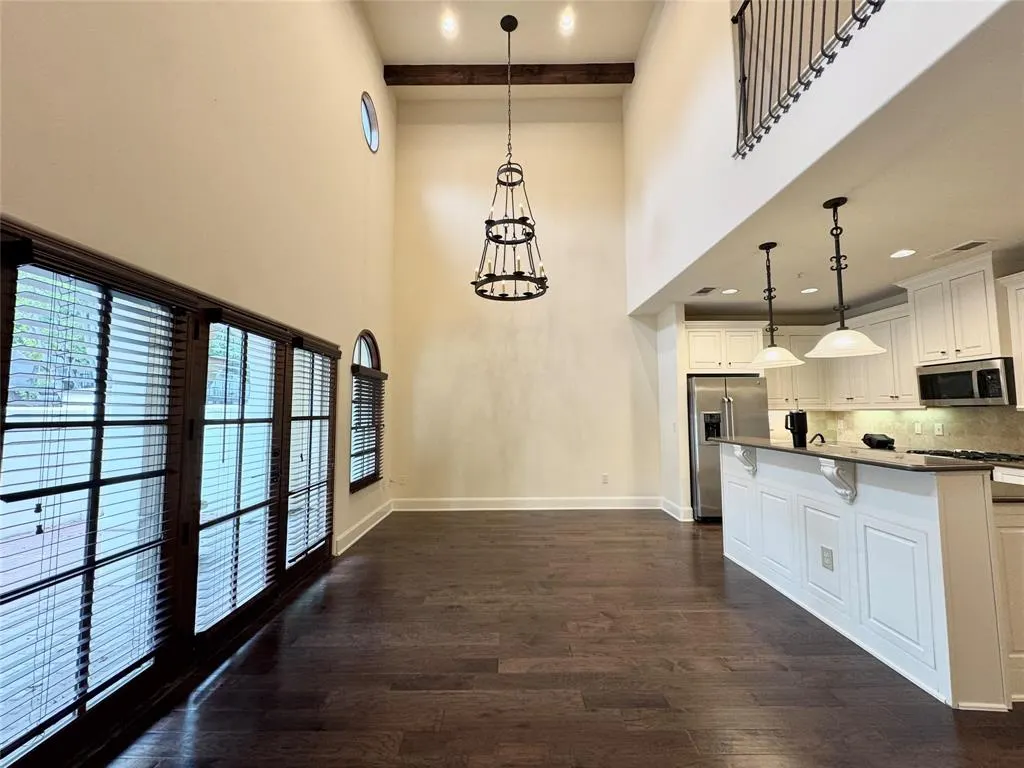 2510 N Henderson, #5