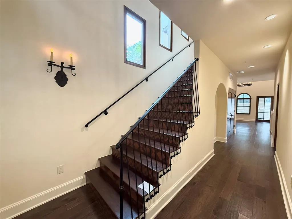 2510 N Henderson, #5
