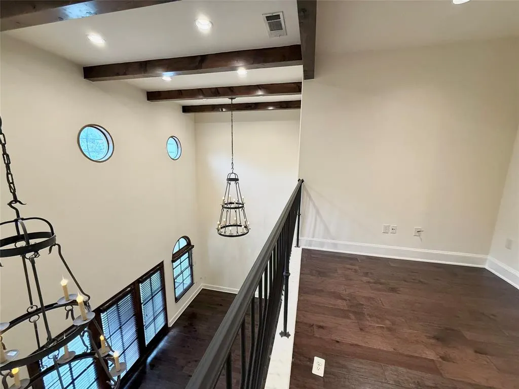 2510 N Henderson, #5
