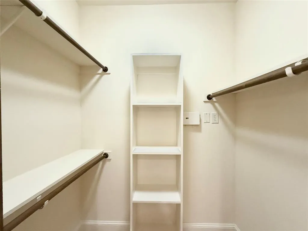 2510 N Henderson, #5