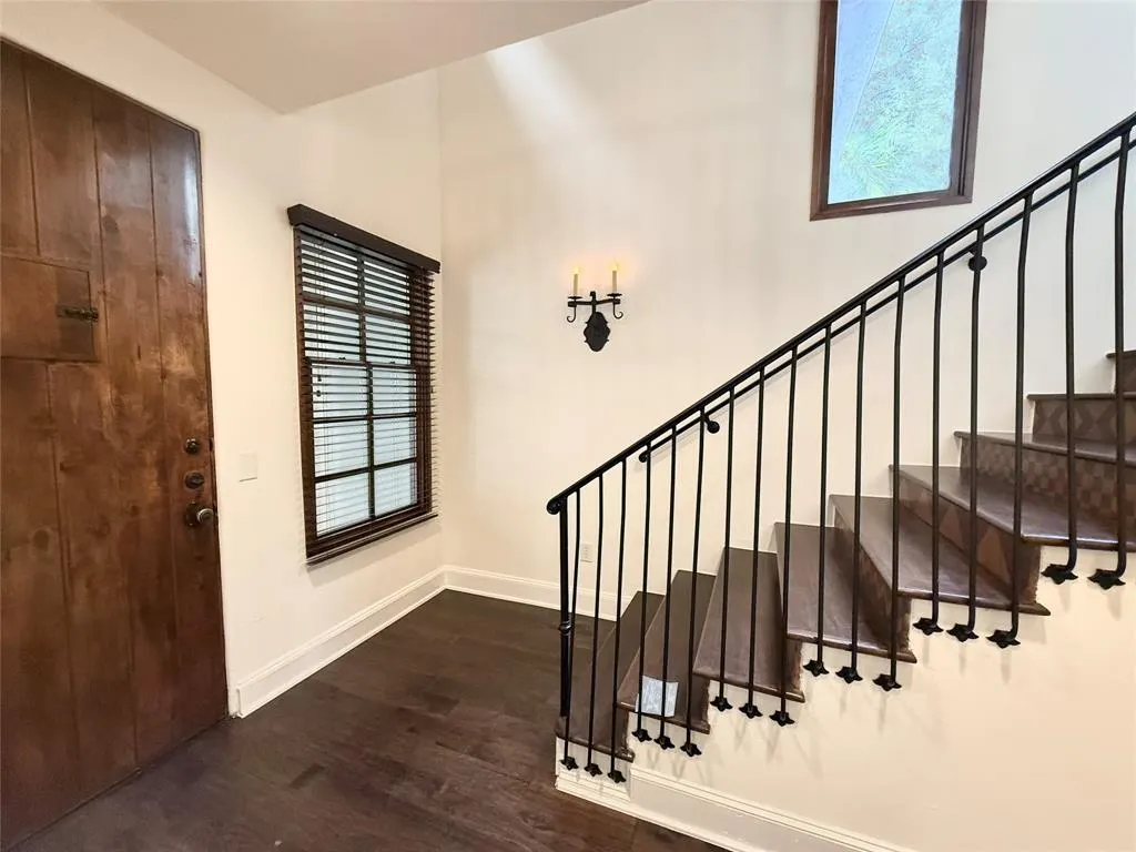 2510 N Henderson, #5