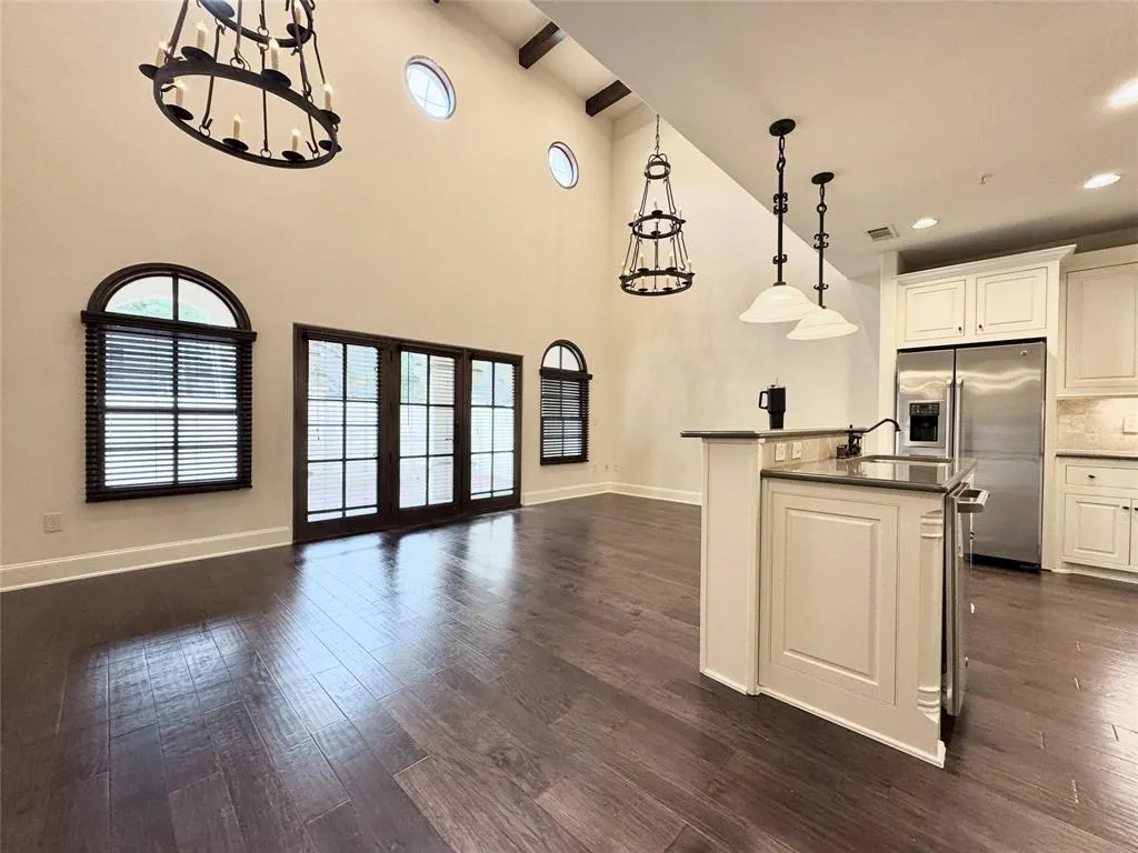 2510 N Henderson, #5