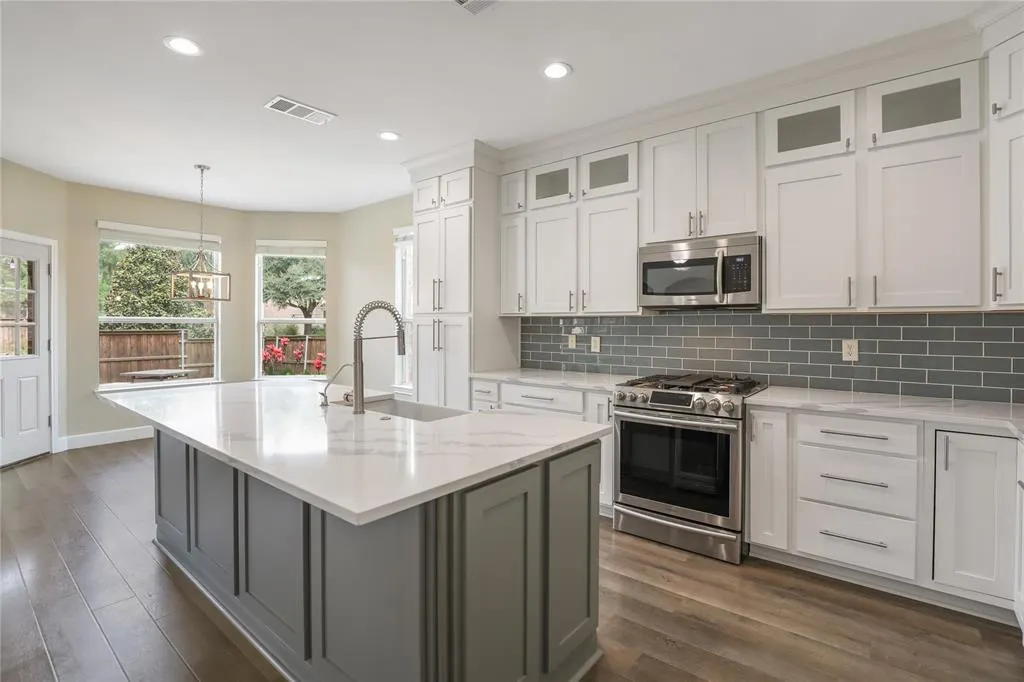 2400 New Glen Drive