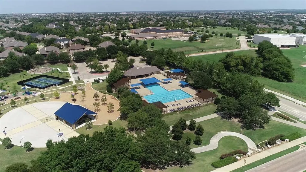 2400 New Glen Drive