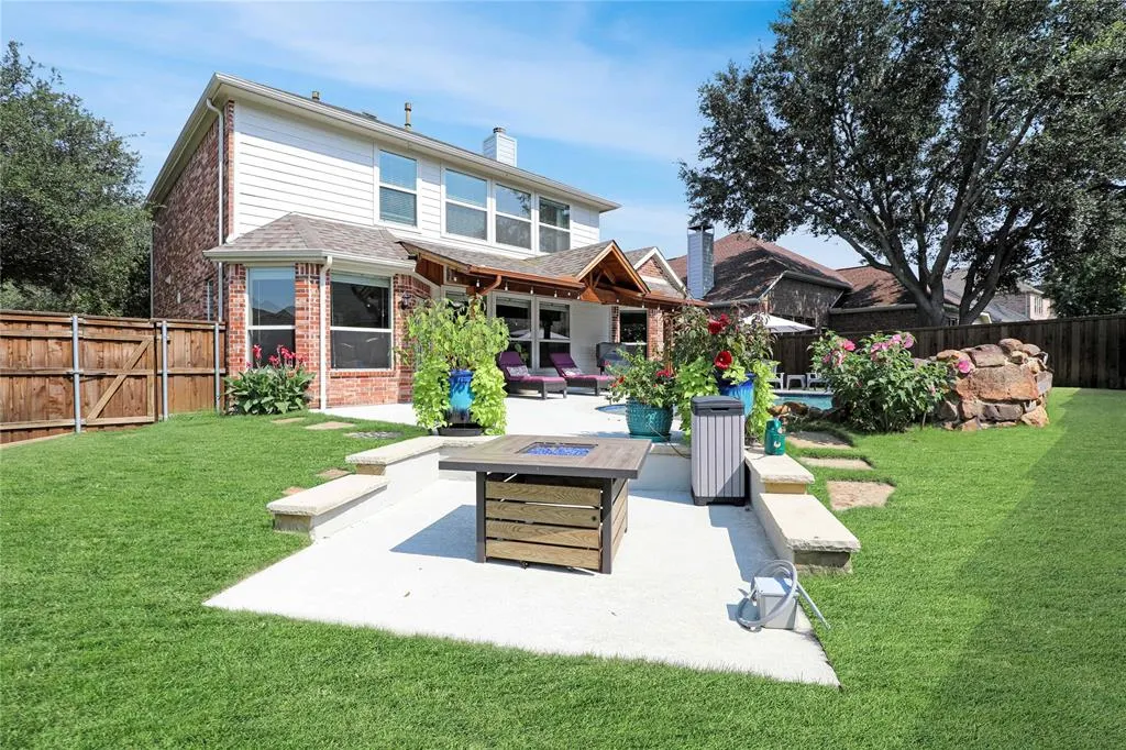 2400 New Glen Drive