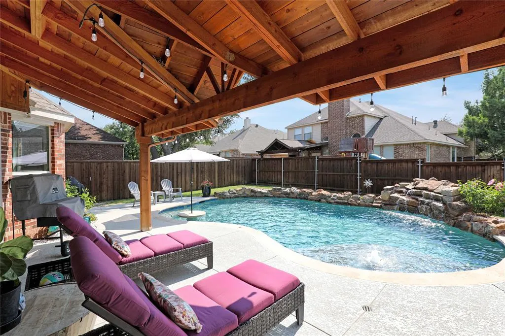 2400 New Glen Drive