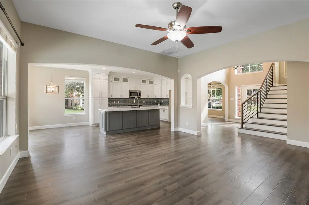 2400 New Glen Drive