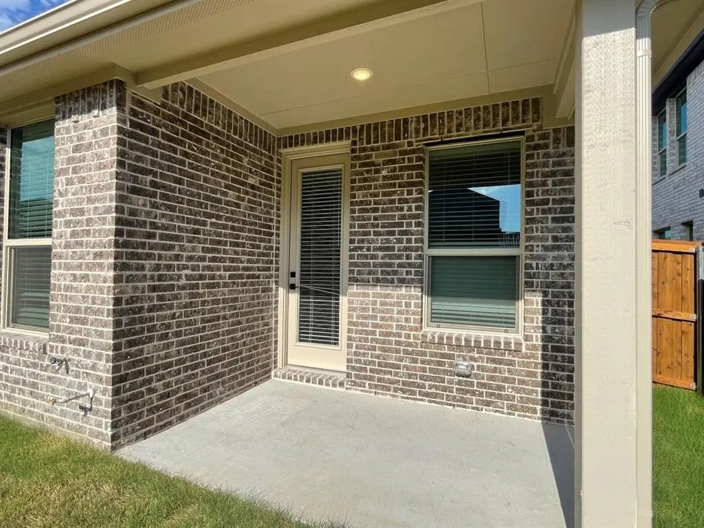 1104 Royal Lane