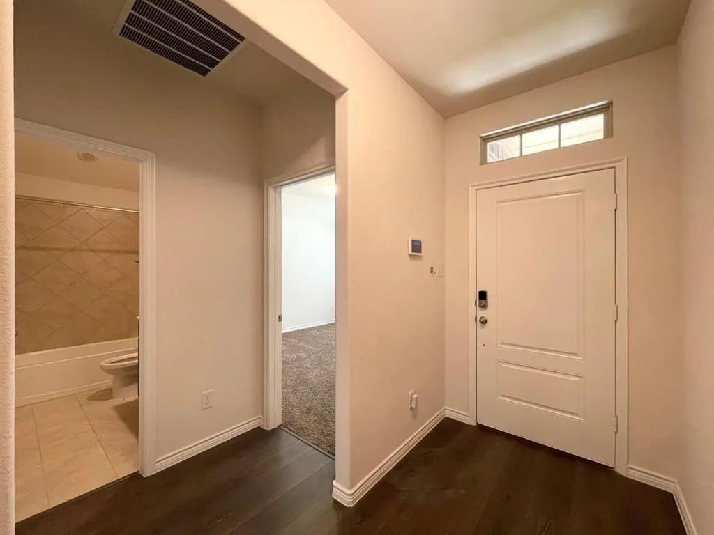 1104 Royal Lane