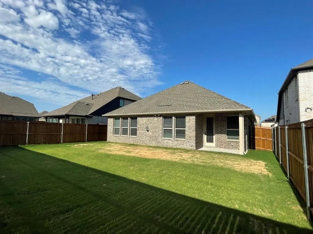 1104 Royal Lane