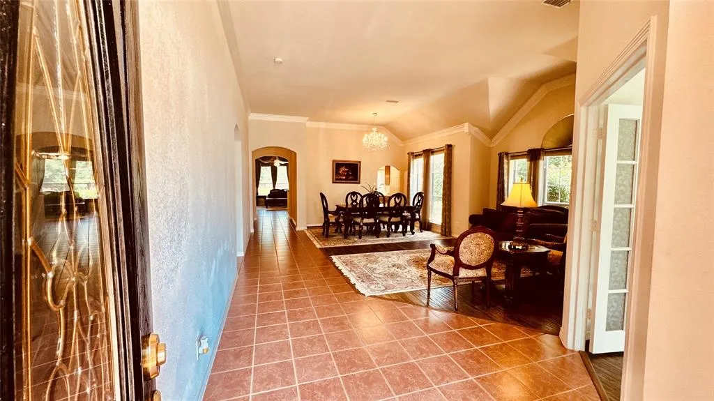 4561 Oak Shores Drive