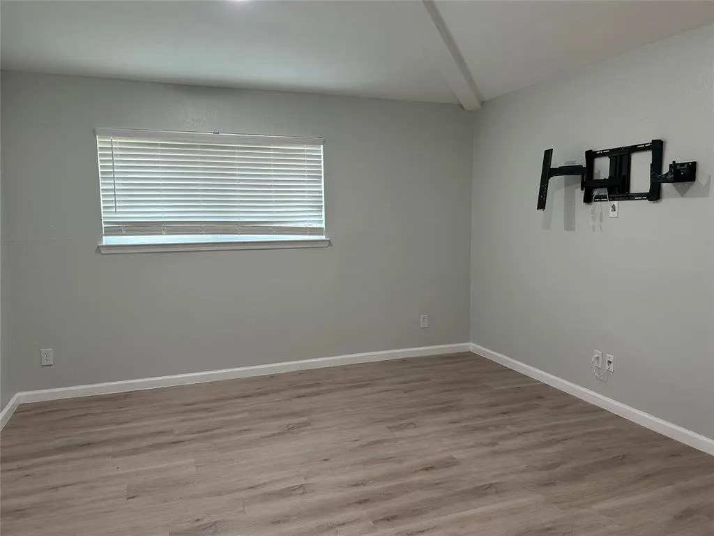 1104 Hillsdale Drive