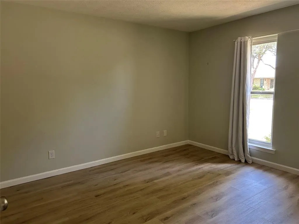1104 Hillsdale Drive