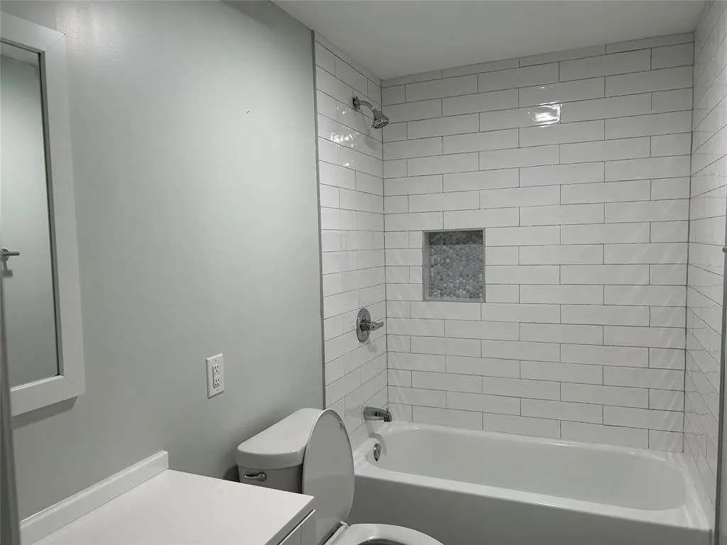 1104 Hillsdale Drive