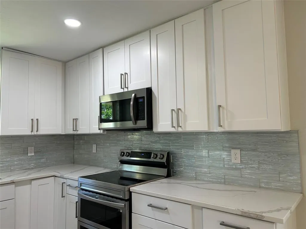 1104 Hillsdale Drive