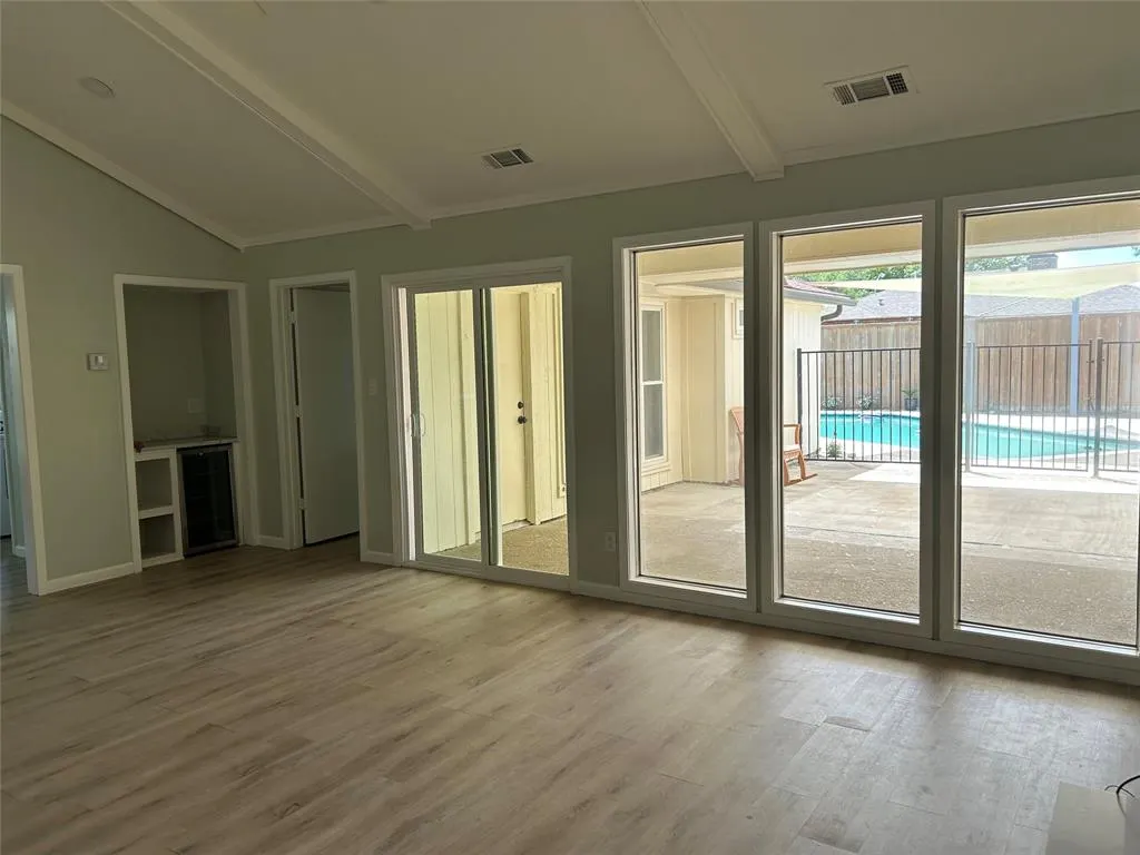 1104 Hillsdale Drive