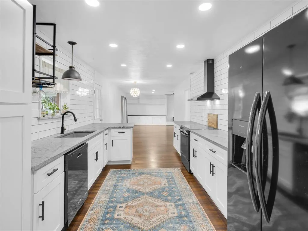 1511 Wysong Drive