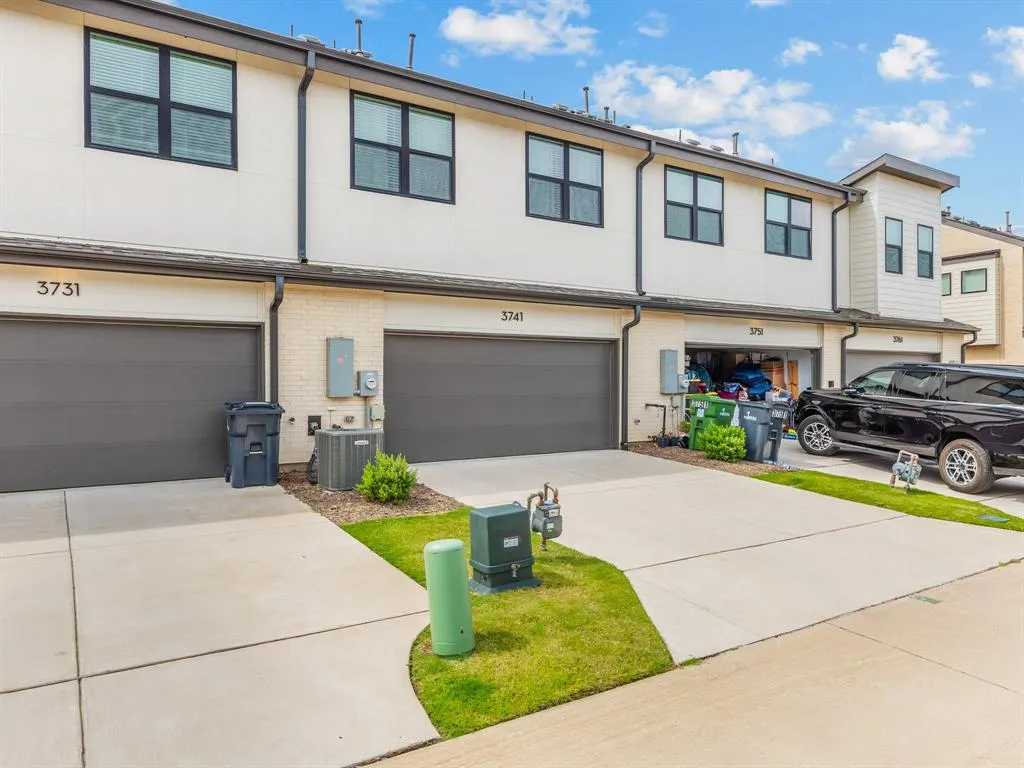 3741 Rosemont Drive