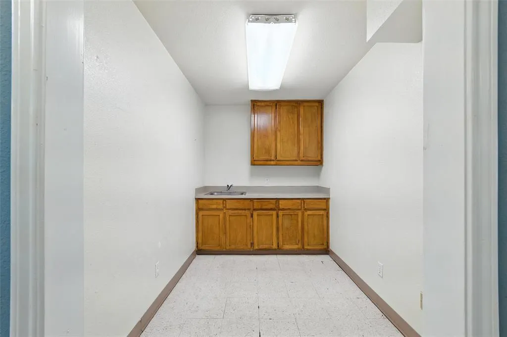 1015 N Bishop