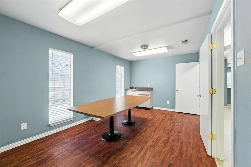 1015 N Bishop
