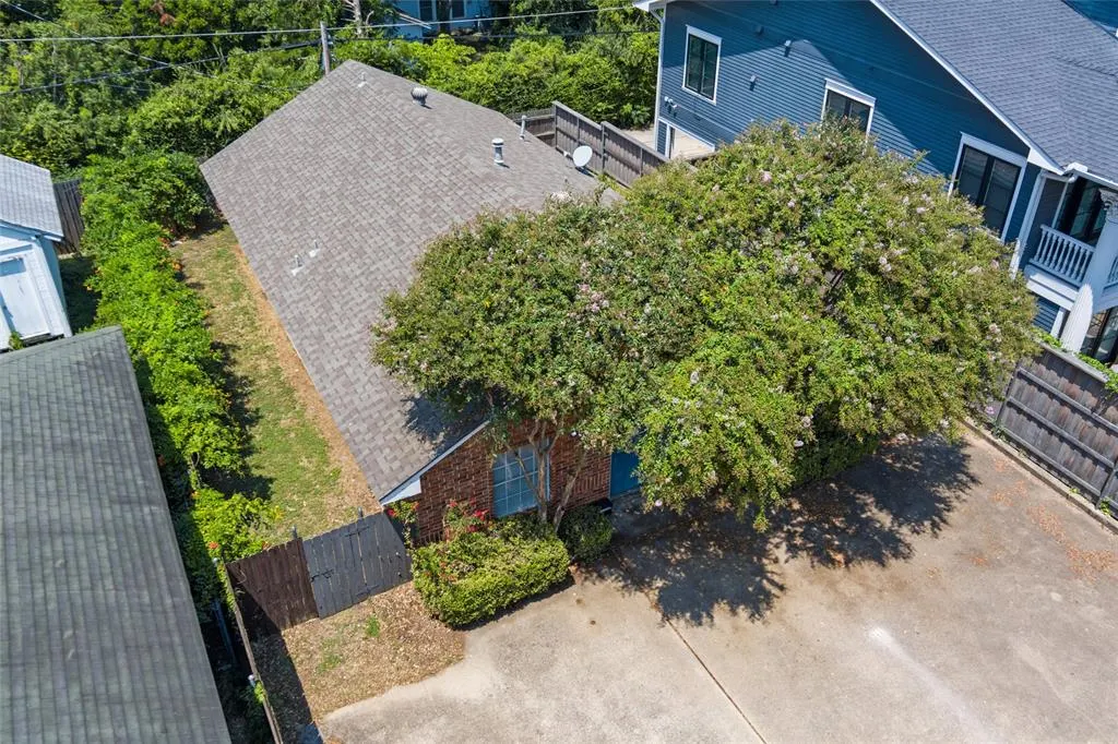 1015 N Bishop