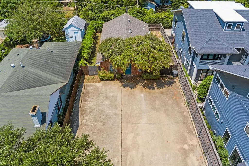 1015 N Bishop
