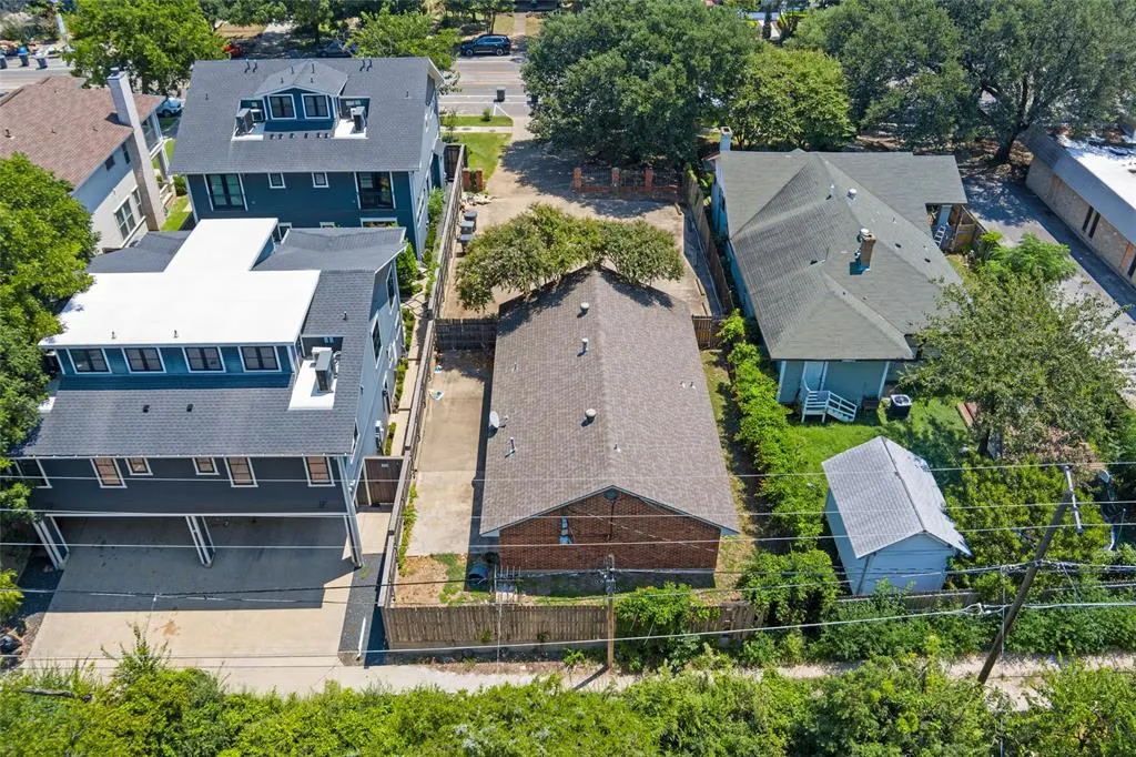 1015 N Bishop