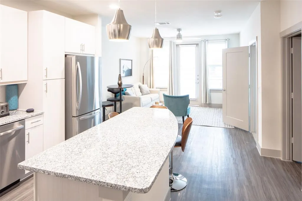 3383 Cedarplaza Lane, #208