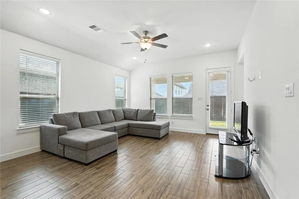979 Mikaela Drive