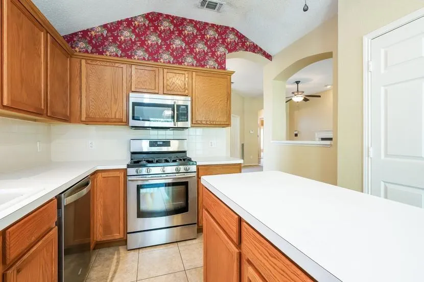 2708 Berry Hill