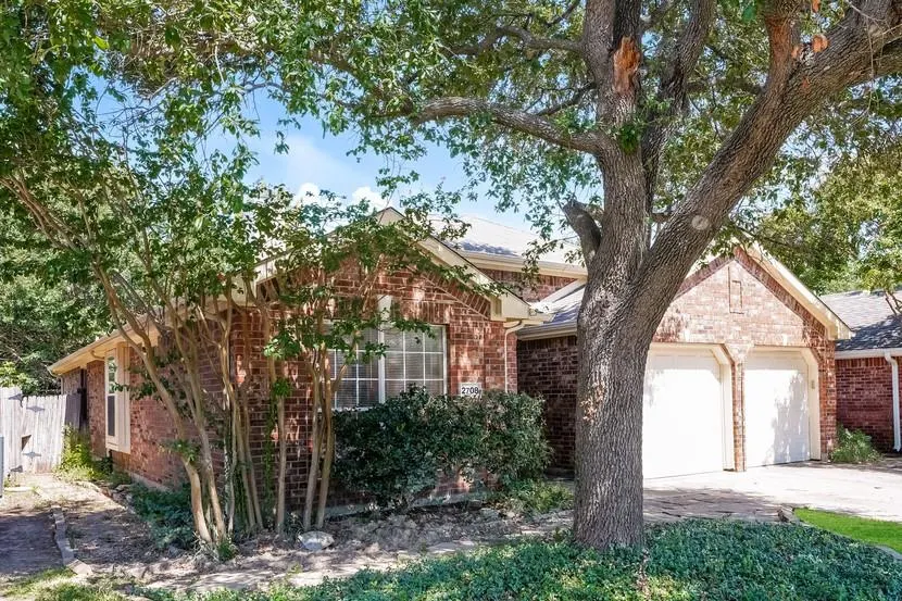 2708 Berry Hill