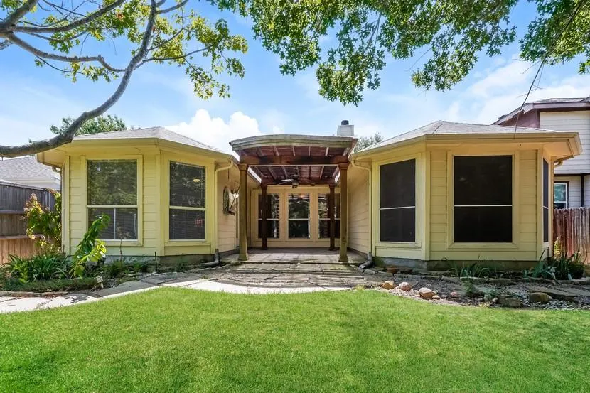 2708 Berry Hill