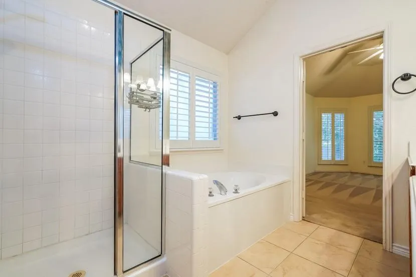 2708 Berry Hill