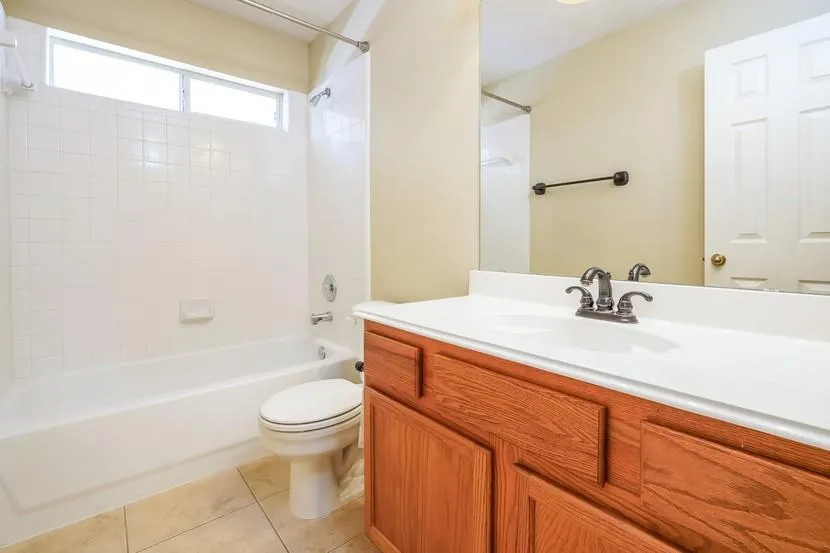 2708 Berry Hill