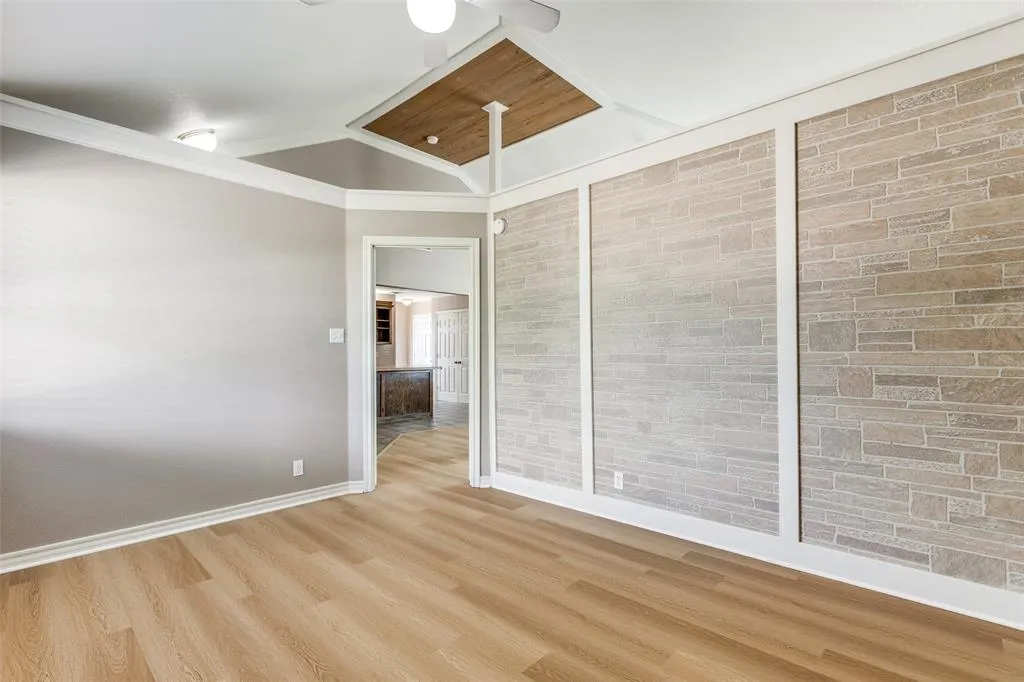 5675 Four Seasons Lane