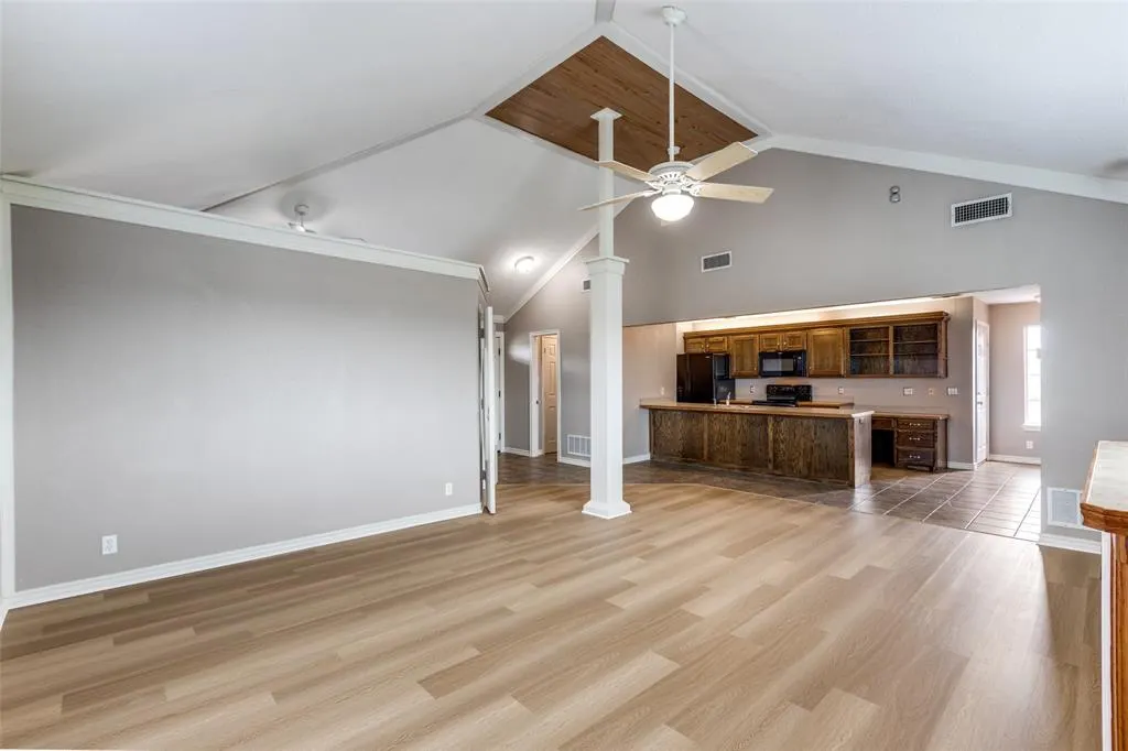 5675 Four Seasons Lane