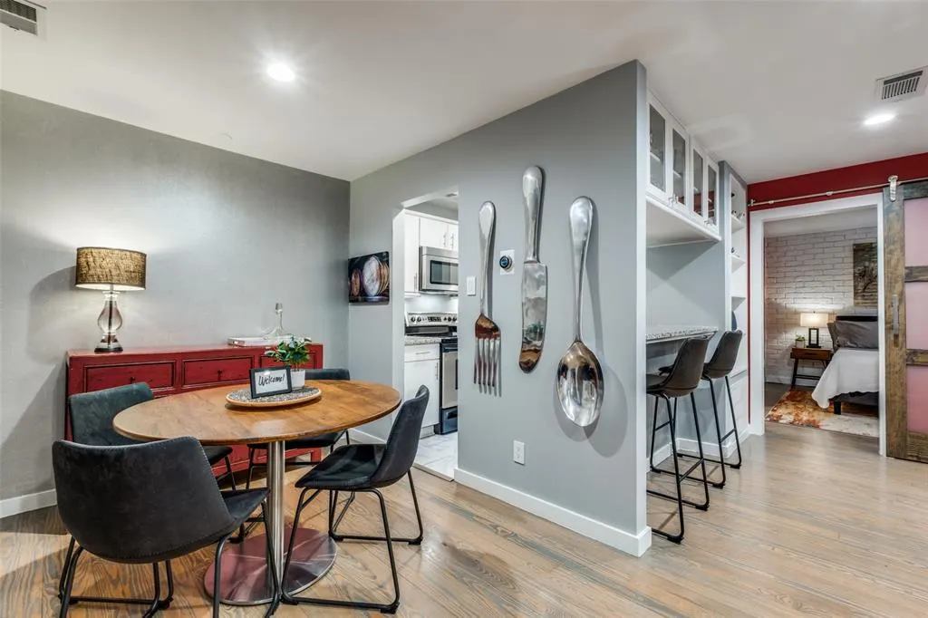 4231 Travis Street, #17